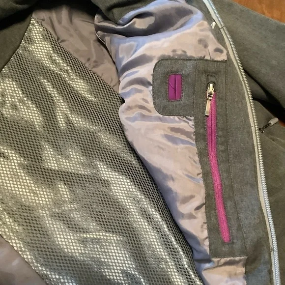 Firefly Rihanna snowboard jacket. Size M - Picture 7 of 13